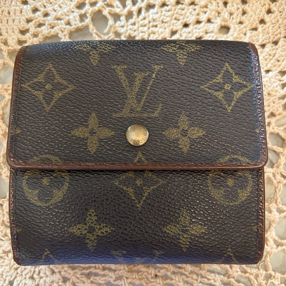 Louis Vuitton LV DOUBLE SNAP WALLET authentic/ refurbished